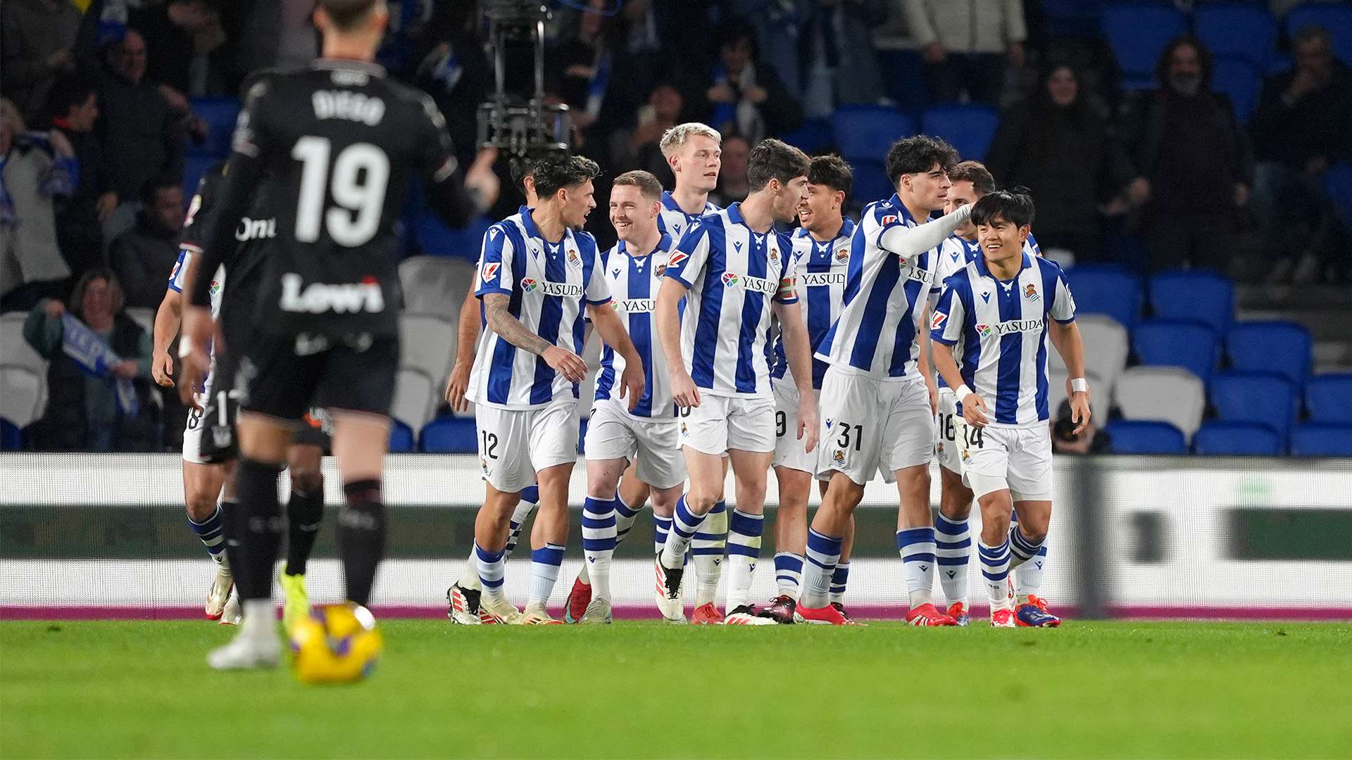 一场赛事背 一场赛事背